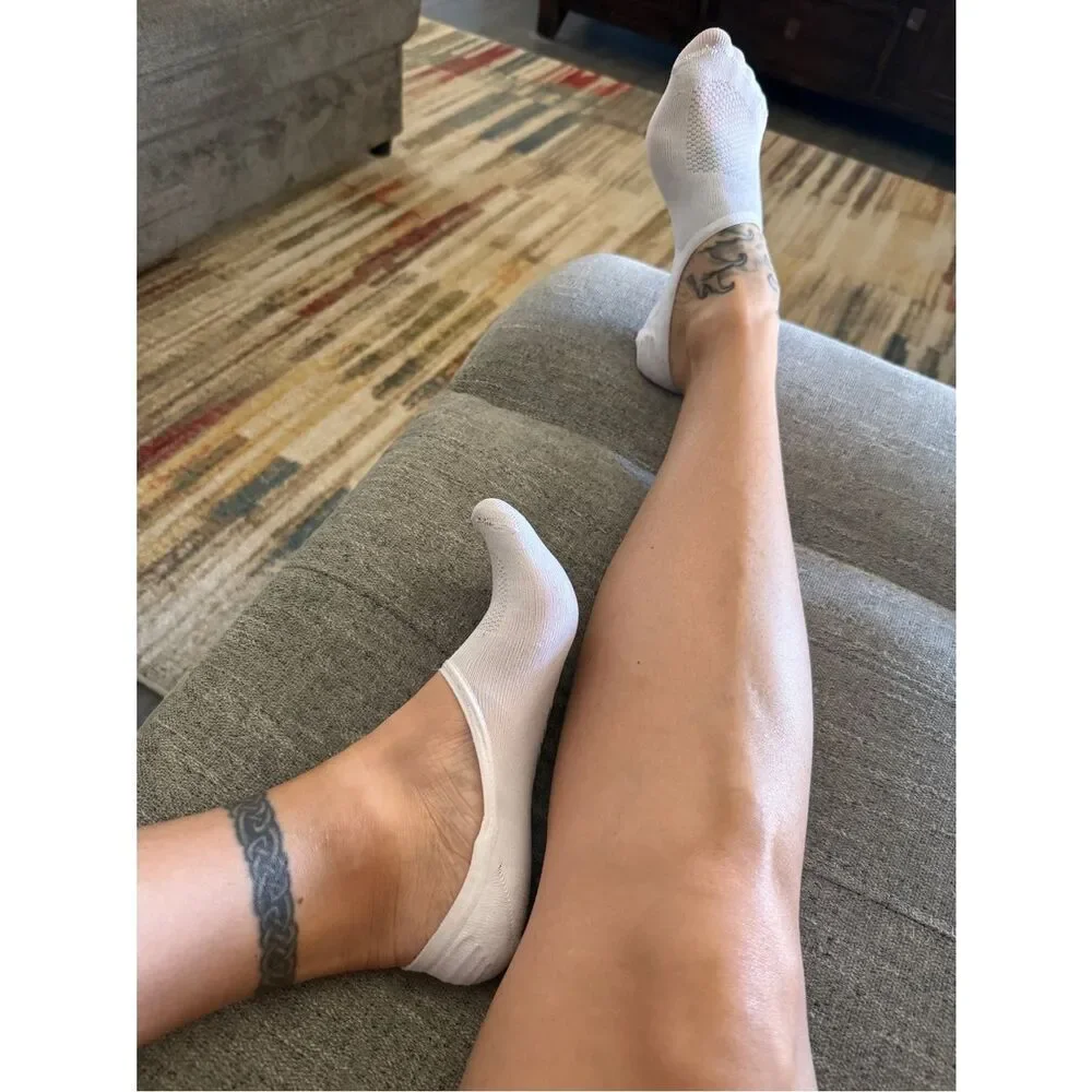 Sketchers White Gray No Show Socks Mesh Upper Gym Athleisure